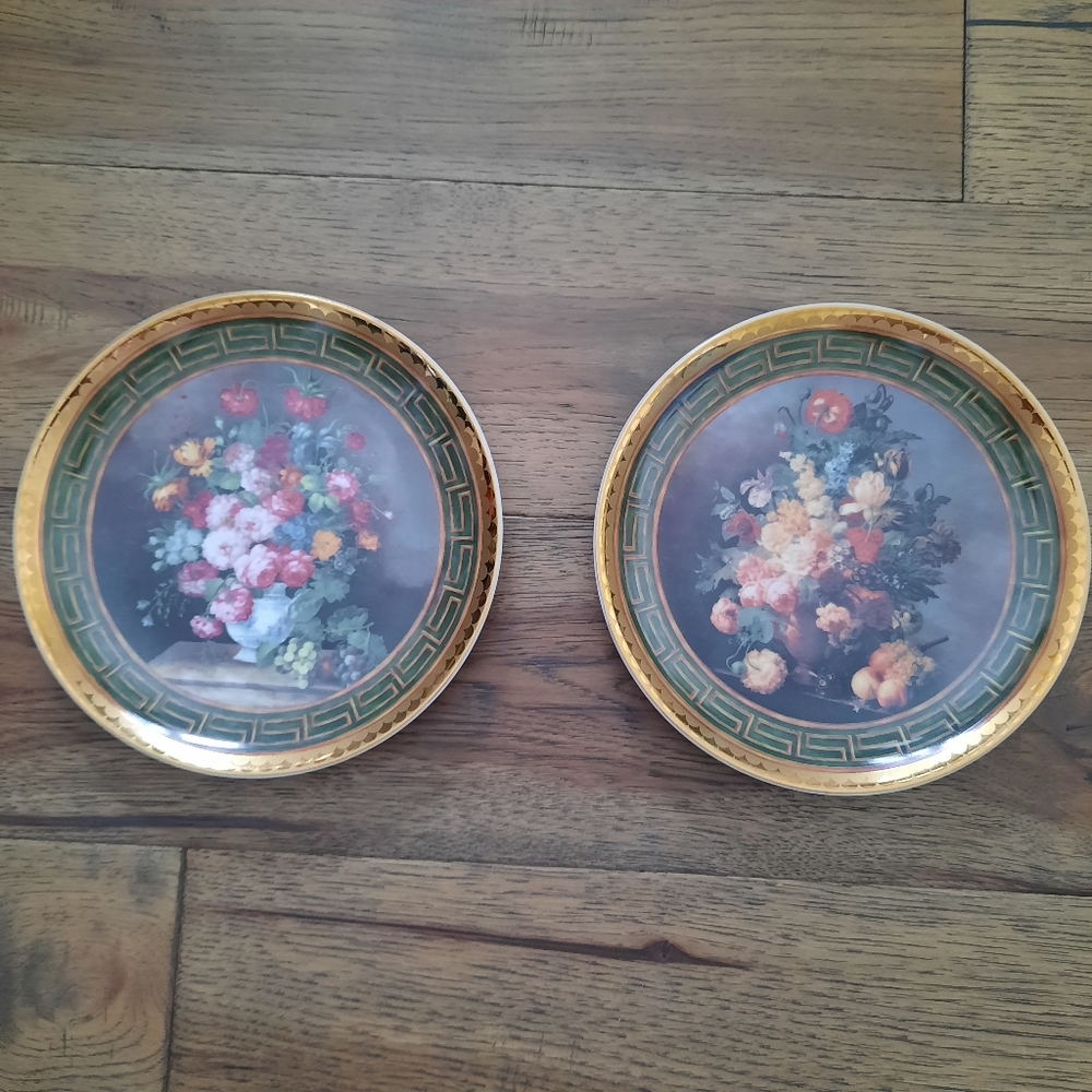 Set of 2 Decorative Porcelain Wall Hanging Plates